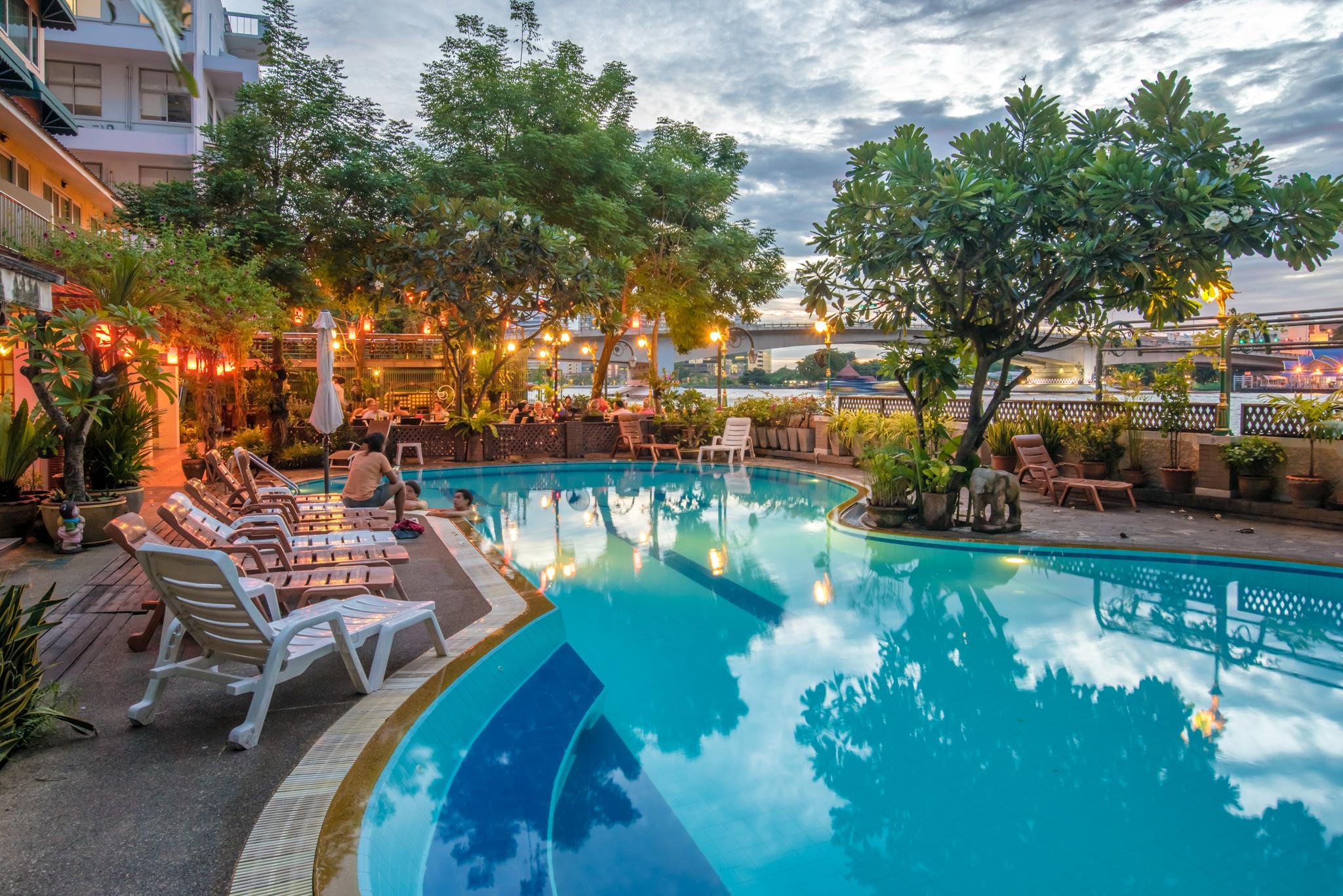New Siam Riverside Bangkok Bagian luar foto
