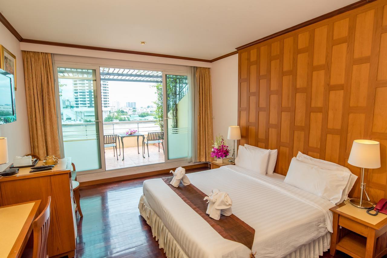New Siam Riverside Bangkok Bagian luar foto