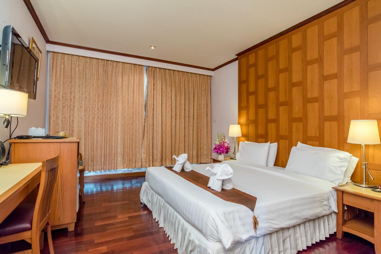 New Siam Riverside Bangkok Bagian luar foto
