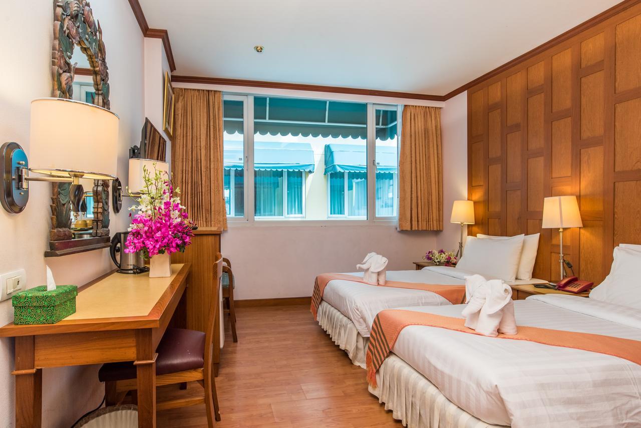 New Siam Riverside Bangkok Bagian luar foto