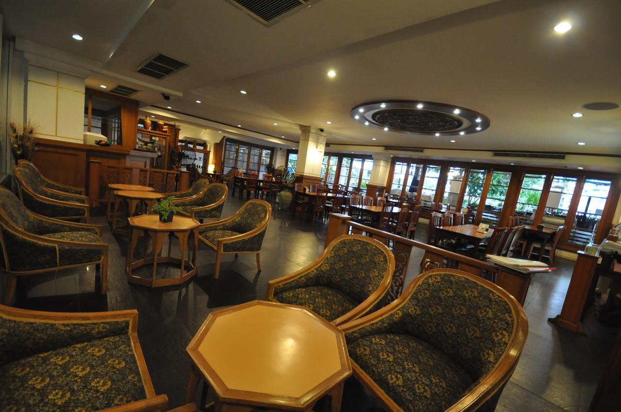New Siam Riverside Bangkok Bagian luar foto